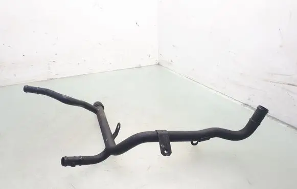 Volkswagen PASSAT B6 Engine coolant pipe/hose 03G121065H