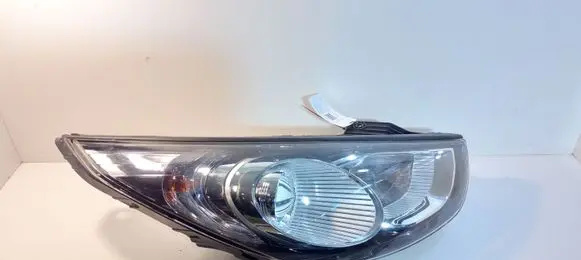 Hyundai ix35 Headlight/headlamp 921022Z