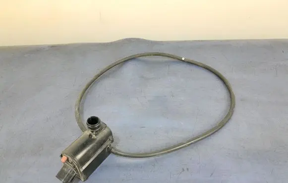 Hyundai i30 Windscreen/windshield washer pump 98510-1W000