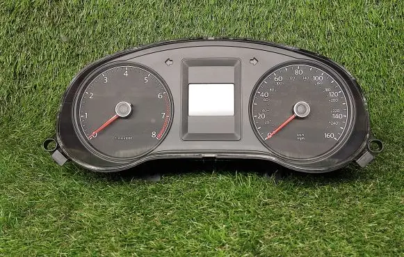 Volkswagen Jetta VI Speedometer (instrument cluster) 5C6920953