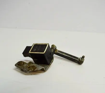 Headlight/headlamp level sensor