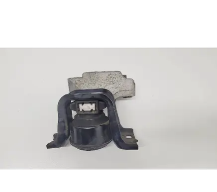 Nissan Pulsar Engine mount bracket 140728