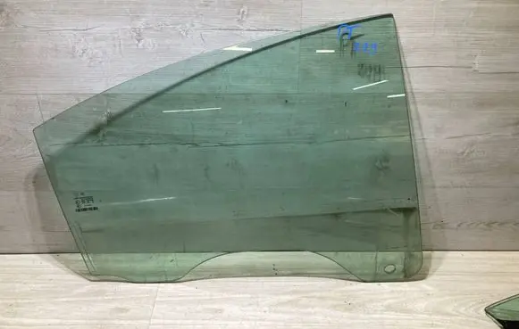 Mercedes-Benz CLS C219 Rear door window glass 43R001026 E000232