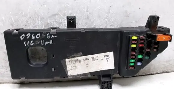 Opel Signum Fuse module 460023260 13223678 13193590