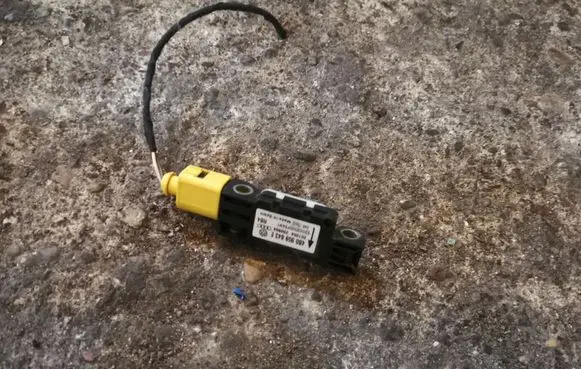 Audi A8 S8 D3 4E Airbag deployment crash/impact sensor 4B0959643E