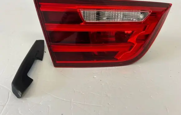 Tailgate rear/tail lights