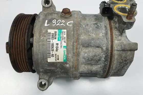Land Rover Range Rover L322 Air conditioning (A/C) compressor (pump) 8W83-19D629-AD