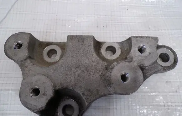 Opel Mokka X Gearbox mounting bracket 95273475