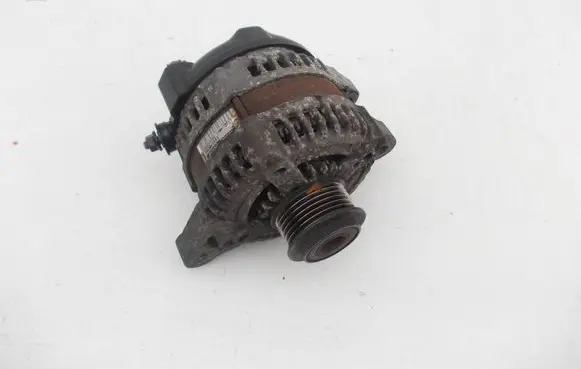 KIA Sorento Generator/alternator 373002F200 1042101060