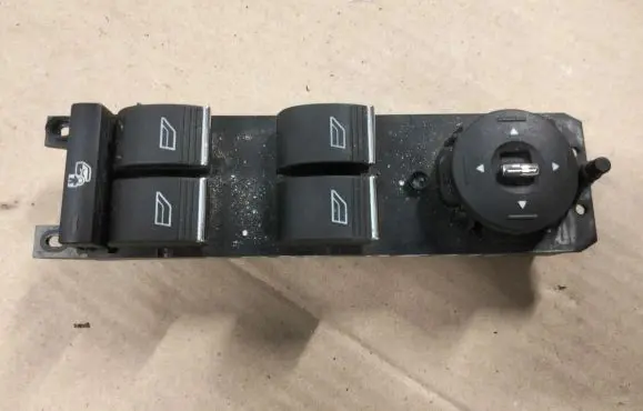 Ford Focus Quarter vent window switch AM5T14A132DB