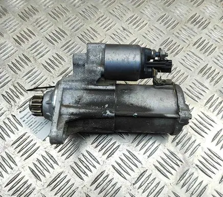 Volkswagen Polo VI Starter motor 0001179606 0001179607
