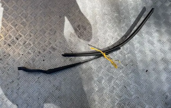 Audi Q7 4M Front wiper blade arm 4M1955407