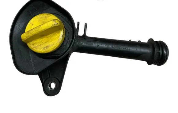 Renault Clio IV Oil fill pipe 8200639421