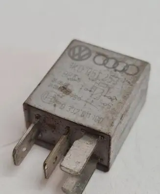 Volkswagen Golf Plus Other relay 1K0951253 0332011100