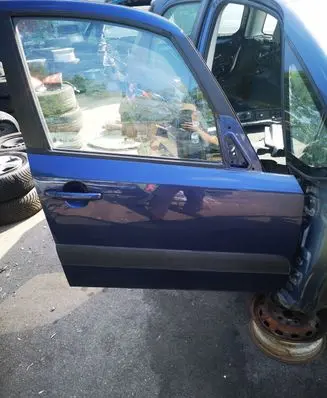 Suzuki SX4 Front door