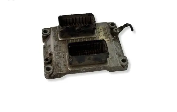Opel Astra H Engine control unit/module 55353613 0261208255