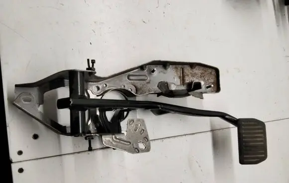 Volvo XC60 Brake pedal 31341100