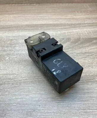 Seat Alhambra (Mk1) Coolant fan relay 357919506 95VW14B205AA