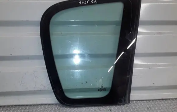 Citroen C3 Picasso Rear side window