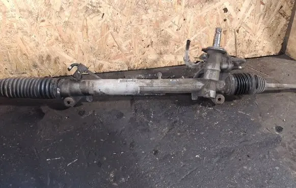 Ford Fiesta Steering rack 2S613200