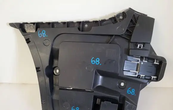 BMW 5 G30 G31 G38 Bumper support mounting bracket corner 51127387315