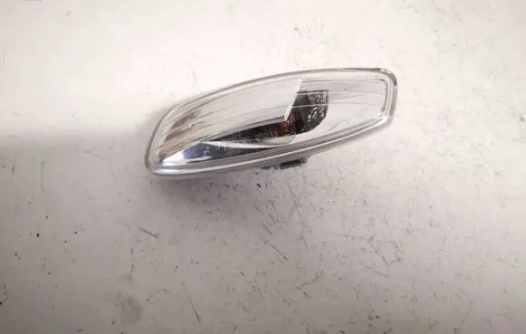 Peugeot 308 Front fender indicator light
