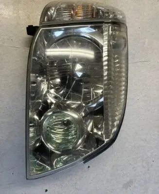 Nissan X-Trail T30 Headlight/headlamp