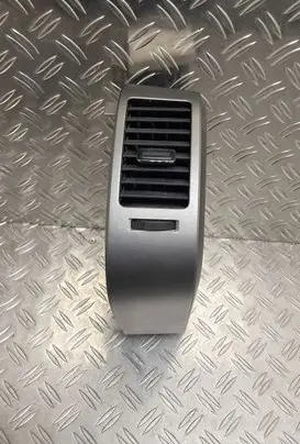 Toyota Prius (NHW20) Dashboard side air vent grill/cover trim 5506147010 5566047020