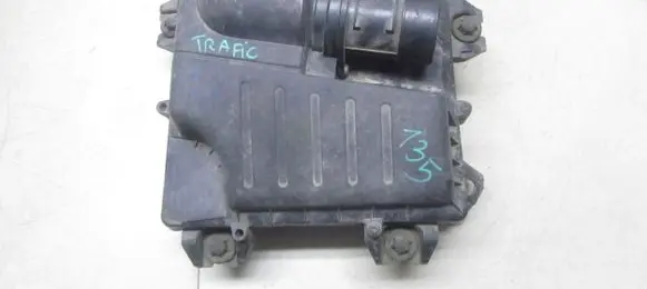 Renault Trafic II (X83) Air filter box 8200467321