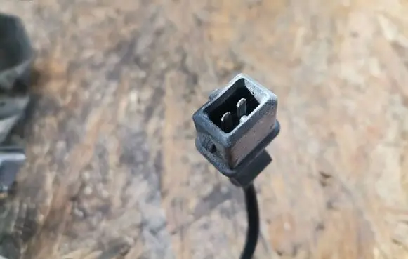Volvo S70 V70 V70 XC Valve vacuum 9180686