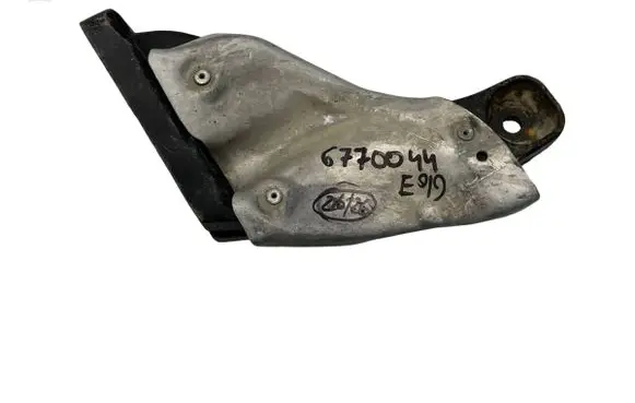 BMW 3 E90 E91 Engine mounting bracket 6770044