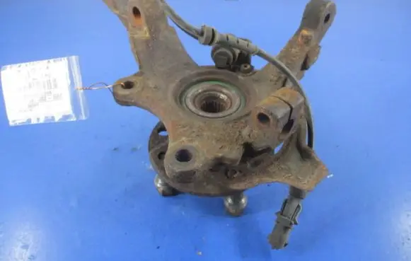 Opel Meriva A Front wheel hub spindle knuckle