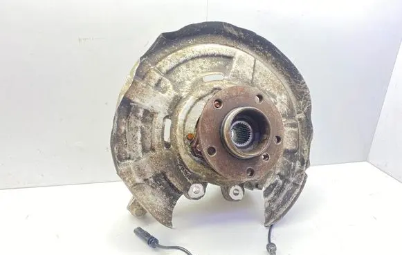 Rear wheel hub