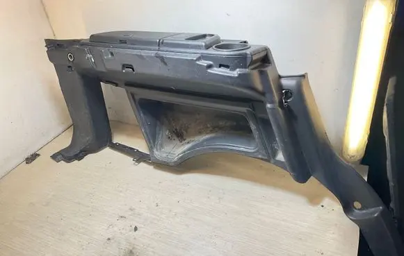 Land Rover Discovery 4 - LR4 Trunk/boot side trim panel ESJ500970