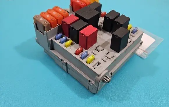 Fuse box set