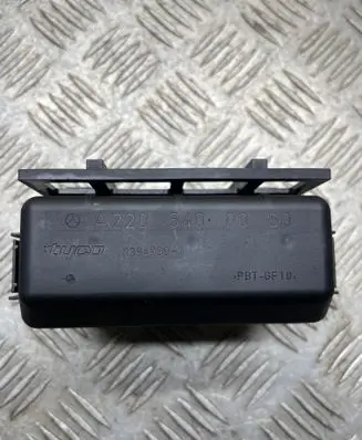 Mercedes-Benz CL C215 Relay mounting block A2205450301