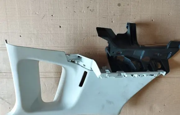 Peugeot 2008 I (D) pillar trim (bottom) 9677215577
