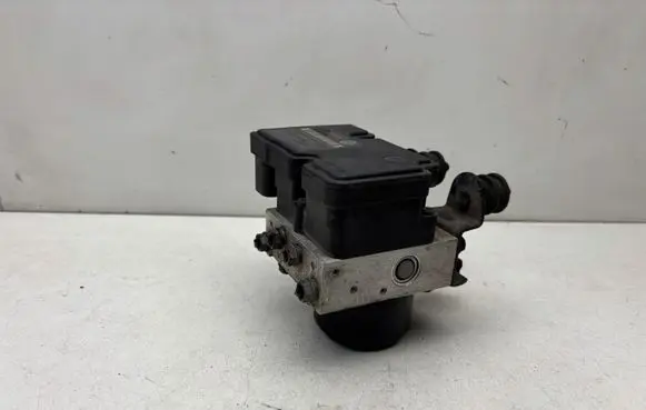 Volkswagen Jetta V ABS Pump 1K0907379P 1K0614117H