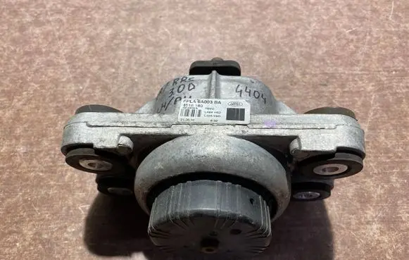 Land Rover Range Rover Sport L494 Engine mount bracket FPLA6A003BA