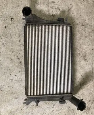 Volkswagen Caddy Intercooler radiator 1K0145803H