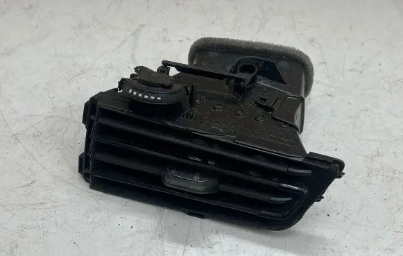 BMW X5 G05 Dashboard side air vent grill/cover trim p3939947212