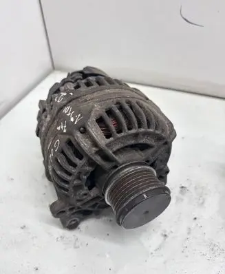 Volkswagen Golf IV Generator/alternator 028903028E 0124515010
