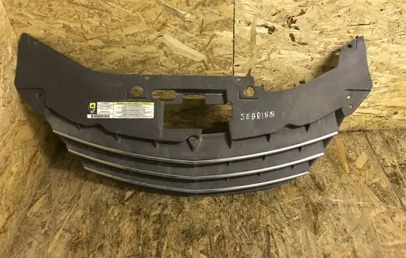 Chrysler Sebring (JS) Front grill