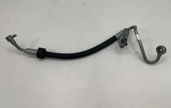 Gearbox oil cooler pipe/hose