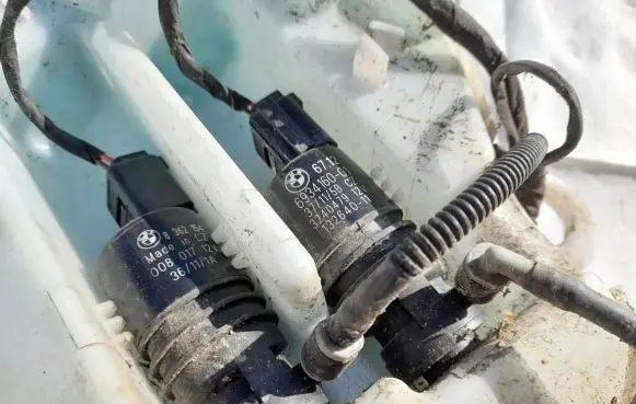 BMW 5 GT F07 Windscreen/windshield washer pump 67126934160 6934160