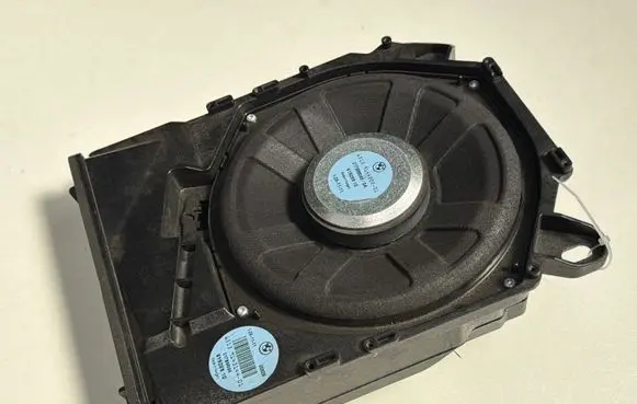 BMW X1 E84 Subwoofer speaker 61928910 9143144 1281111