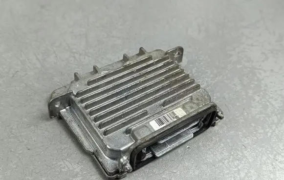 Jeep Grand Cherokee Headlight ballast module Xenon 89089352