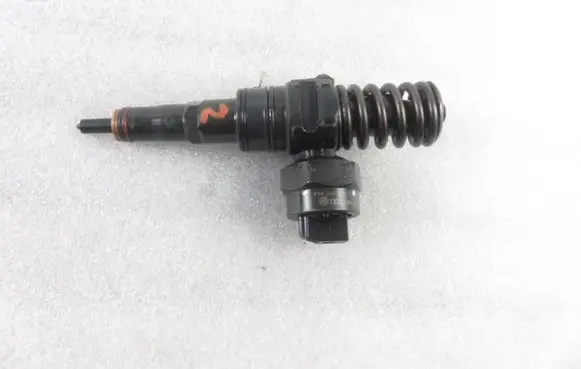 Audi A4 S4 B5 8D Fuel injector 0414720007 038130073F