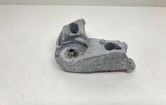 BMW 8 G15 A/C compressor mount bracket 7646904