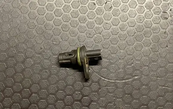 BMW 5 F10 F11 Camshaft position sensor 7525014